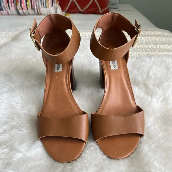 Steve Madden Brown Block Heel Sandals - Picture 2 of 11